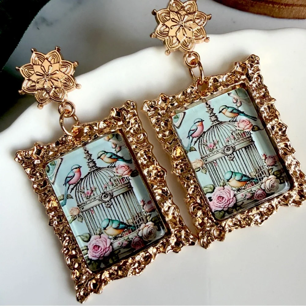 Birdcage Bird Art Cottage Shabby Chic Earrings Vintage Style Gold Baroque NEW